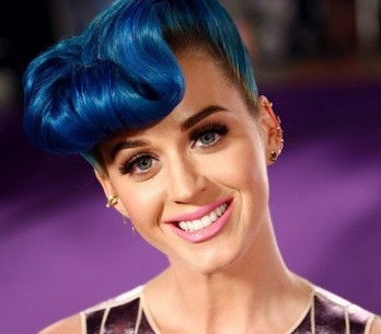 Katy Perry ovládla americké i britské žebříčky hitparád